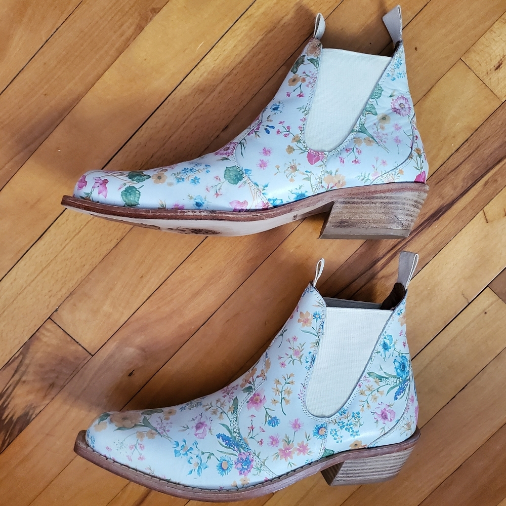 Free People Beau Floral Western Chelsea Boot - Picture 3 of 15
